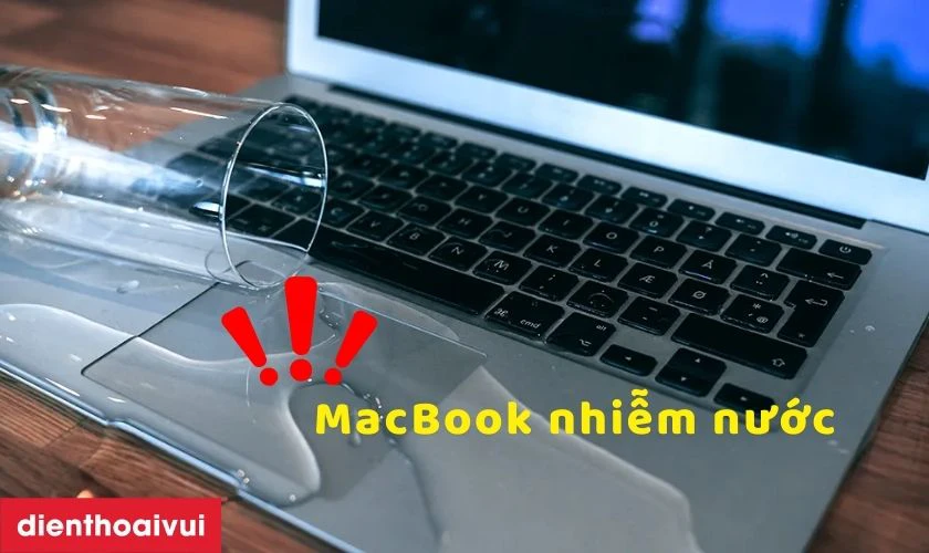 MacBook bị đổ nước có thể gây hỏng main