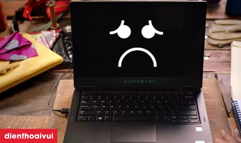 Laptop Dell Alienware 17 R5 bấm nguồn không lên, không có phản hồi dù đã sạc