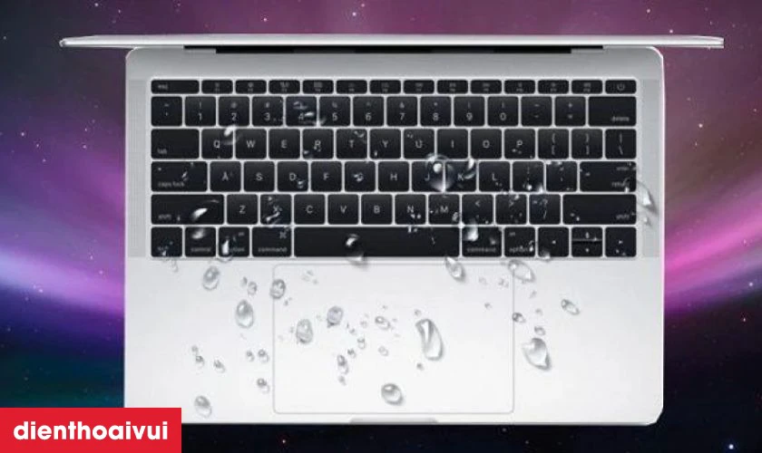 Nước l&agrave; nguy&ecirc;n nh&acirc;n chủ yếu g&acirc;y hư hỏng mainboard Macbook