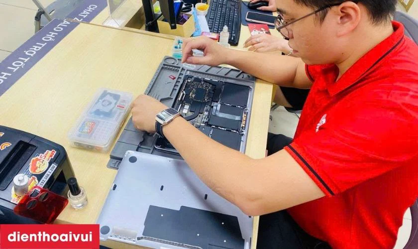 Th&aacute;o rời v&agrave; sửa chữa mainboard