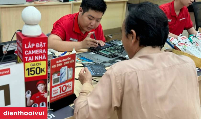 Tiếp nhận m&aacute;y v&agrave; kiểm tra sơ bộ
