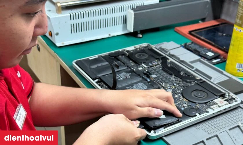 Quy tr&igrave;nh sửa main MacBook Pro 13
