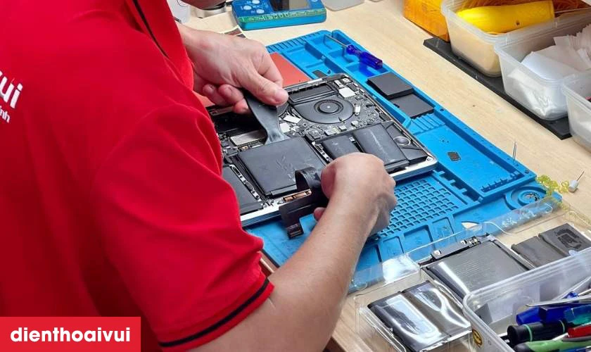 Quy tr&igrave;nh sửa main MacBook Pro 13 Inch A2159 2019