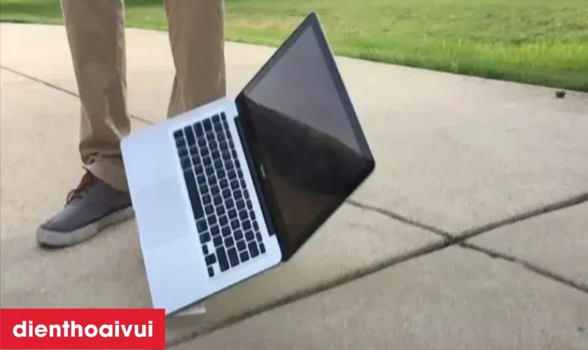 Nguy&ecirc;n nh&acirc;n g&acirc;y hỏng main MacBook Pro A1425 2012