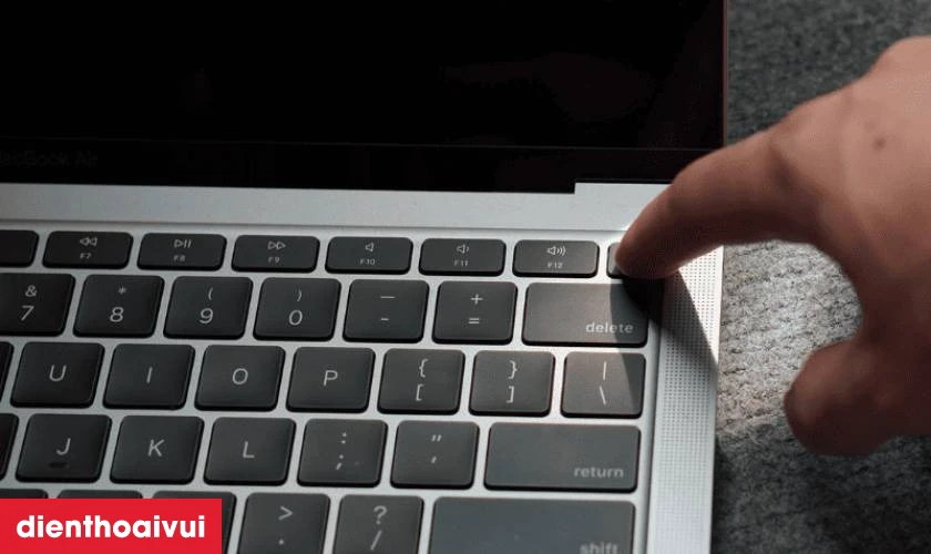 Dấu hiệu nhận biết cần sửa main lỗi mất nguồn MacBook Retina 12 Inch A1534 2015/2016/2017