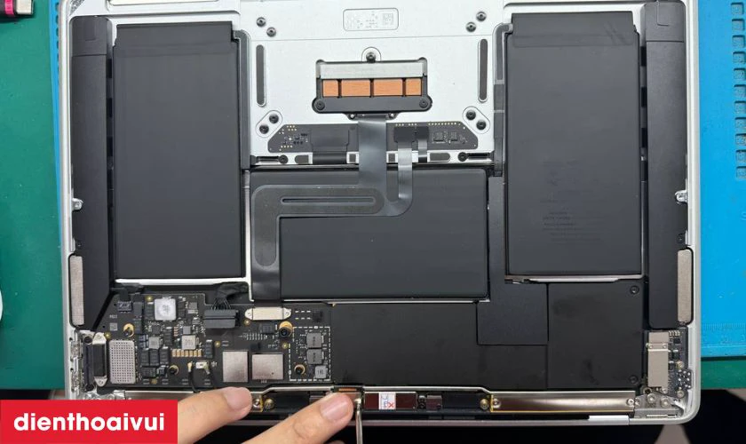 Tiến hành sửa main cho MacBook Air A1456 2013