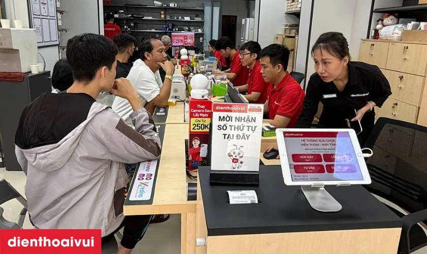 B&agrave;n giao v&agrave; hướng dẫn sau sửa chữa