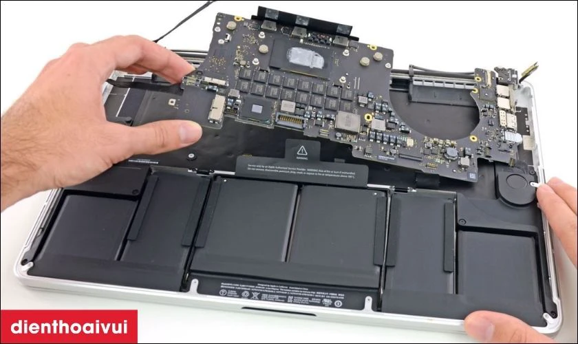 Laptop bị hư mainboard c&oacute; thay được kh&ocirc;ng?