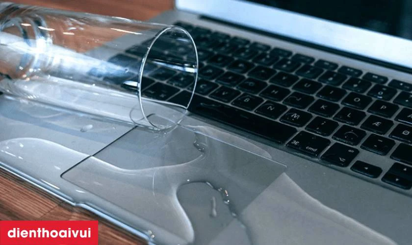 Nguy&ecirc;n nh&acirc;n MacBook bị lỗi main dẫn đến trackpad hỏng