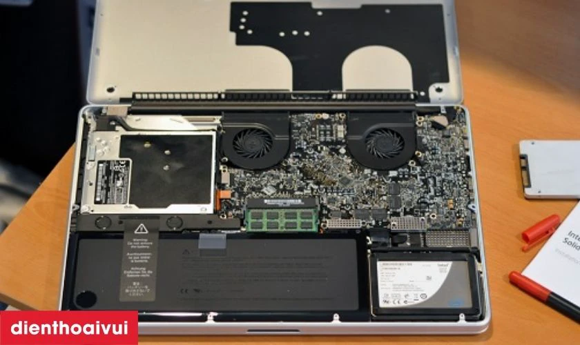 Main Macbook l&agrave; g&igrave;?