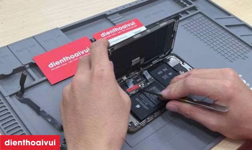 Quy trình sửa main sửa rung điện thoại iPhone tại Điện Thoại Vui