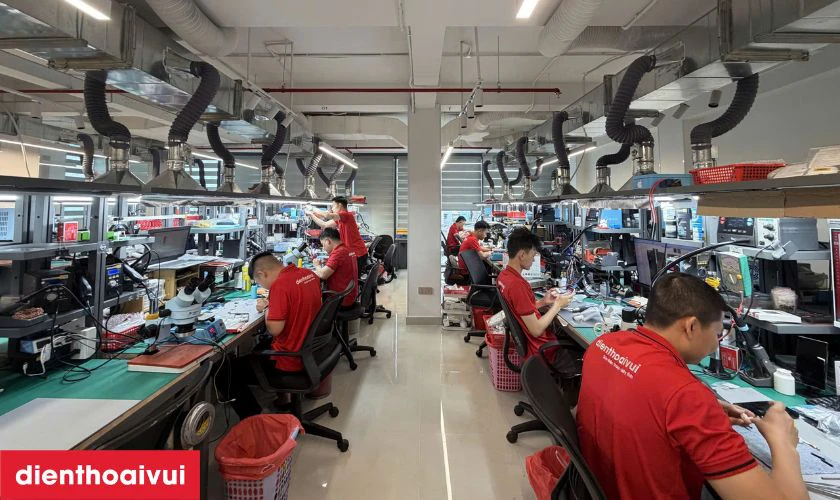 Sau khi hoàn tất, thiết bị được kiểm tra khả năng rung và đánh giá các chức năng