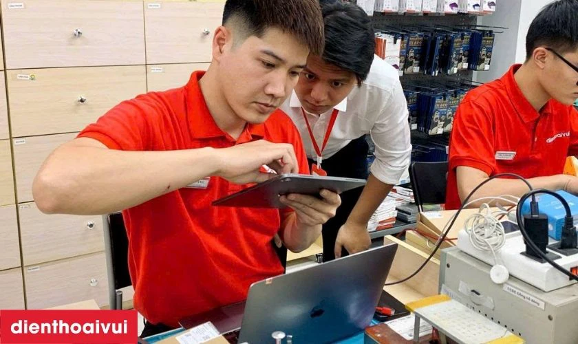 Thay m&agrave;n h&igrave;nh sửa m&aacute;y t&iacute;nh bảng Lenovo