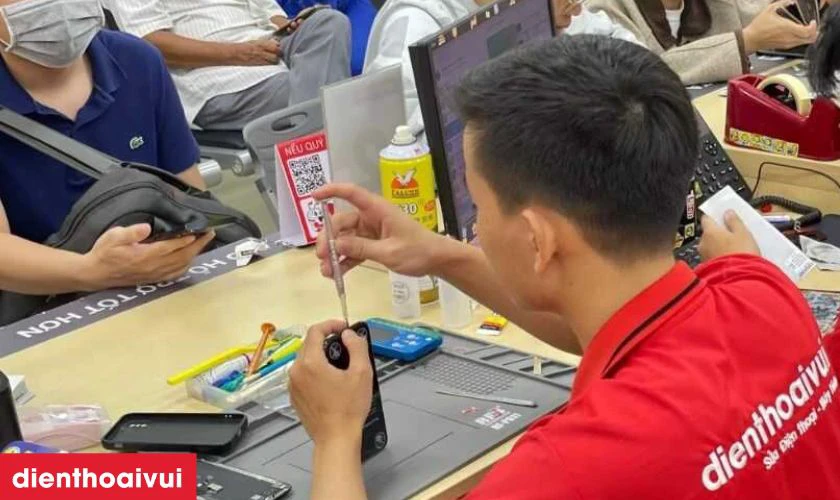 C&oacute; n&ecirc;n sửa NFC iPhone XR kh&ocirc;ng?