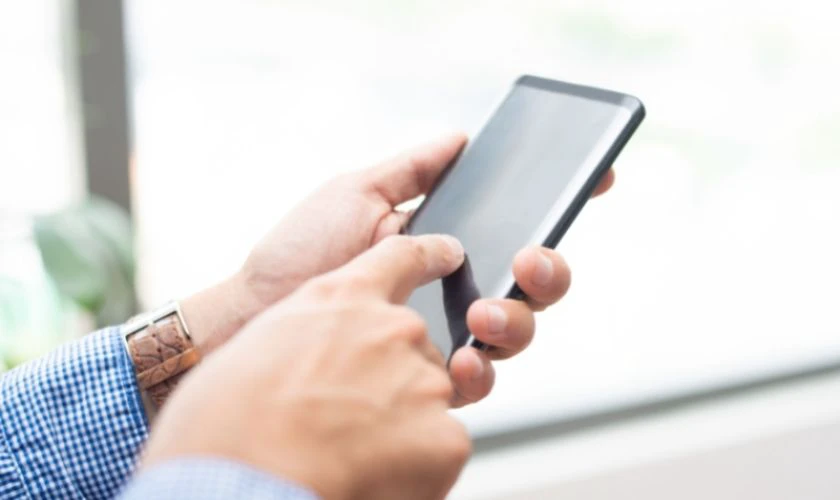 B&ecirc;n cạnh đ&oacute;, bạn cũng c&oacute; thể thực hiện mở kh&oacute;a bằng t&iacute;nh năng Double tap to unlock