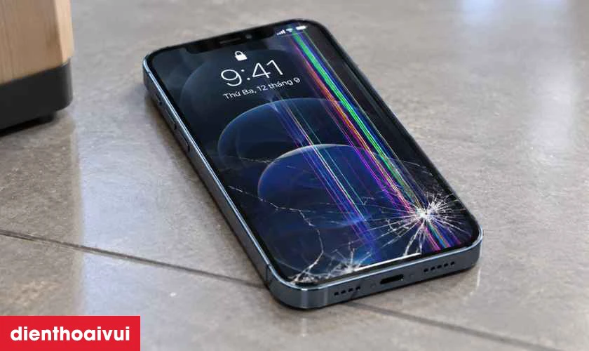 Nguy&ecirc;n nh&acirc;n iPhone 12 Pro Max bị sọc m&agrave;n h&igrave;nh