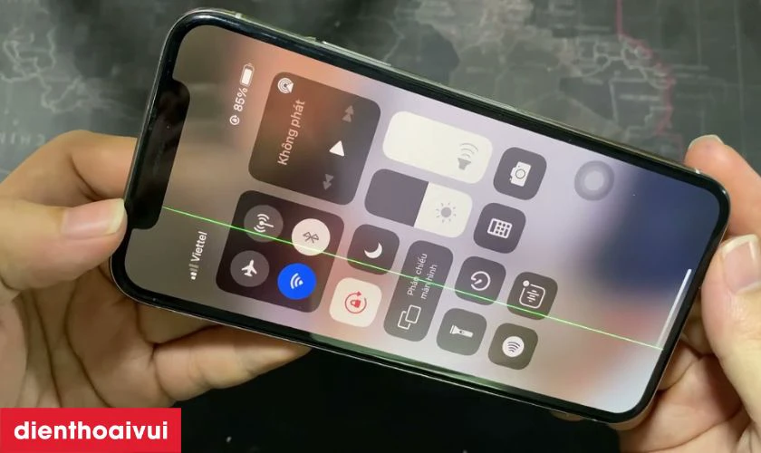 Nguy&ecirc;n nh&acirc;n iPhone 12 Pro Max bị sọc m&agrave;n h&igrave;nh