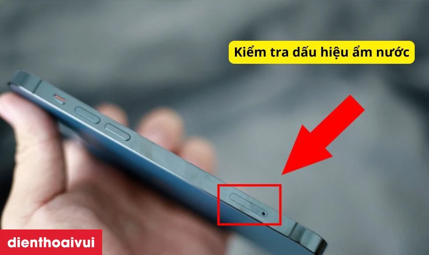 Kiểm tra dấu hiệu ẩm nước v&agrave; oxy h&oacute;a