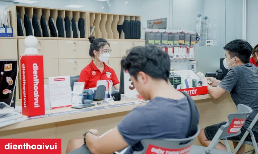 Tại sao n&ecirc;n sửa sọc m&agrave;n h&igrave;nh iPhone 14 Pro tại Điện Thoại Vui?