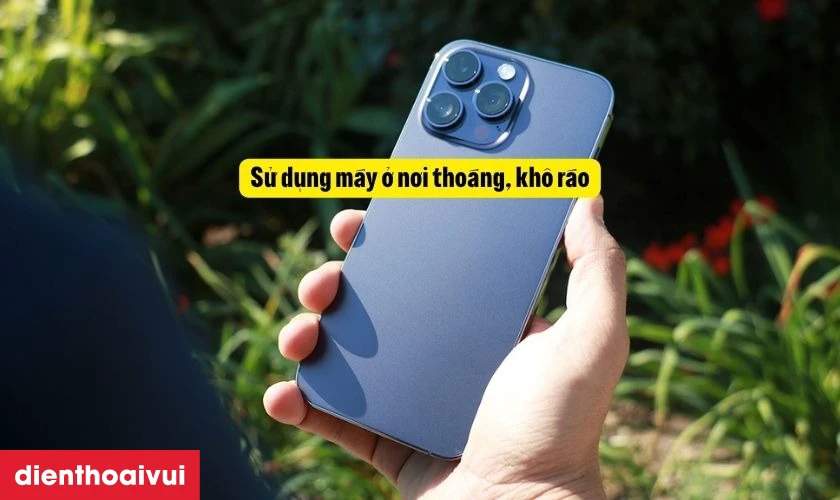 Giữ thiết bị tr&aacute;nh xa nước v&agrave; m&ocirc;i trường ẩm