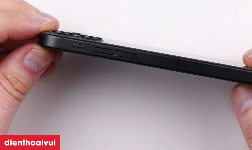 Nguy&ecirc;n nh&acirc;n n&agrave;o khiến iPhone 15 bị sọc m&agrave;n h&igrave;nh