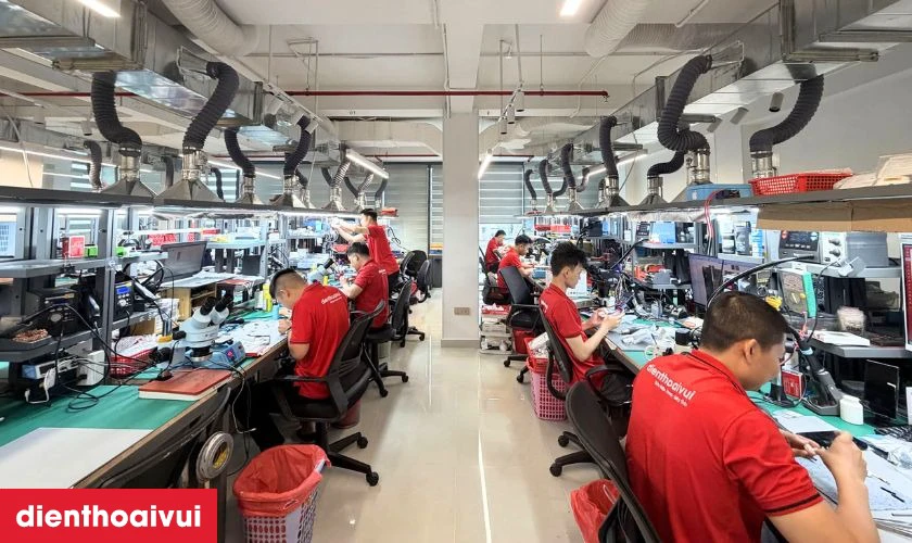 Quy tr&igrave;nh sửa s&oacute;ng iPhone 15 Pro chuy&ecirc;n nghiệp