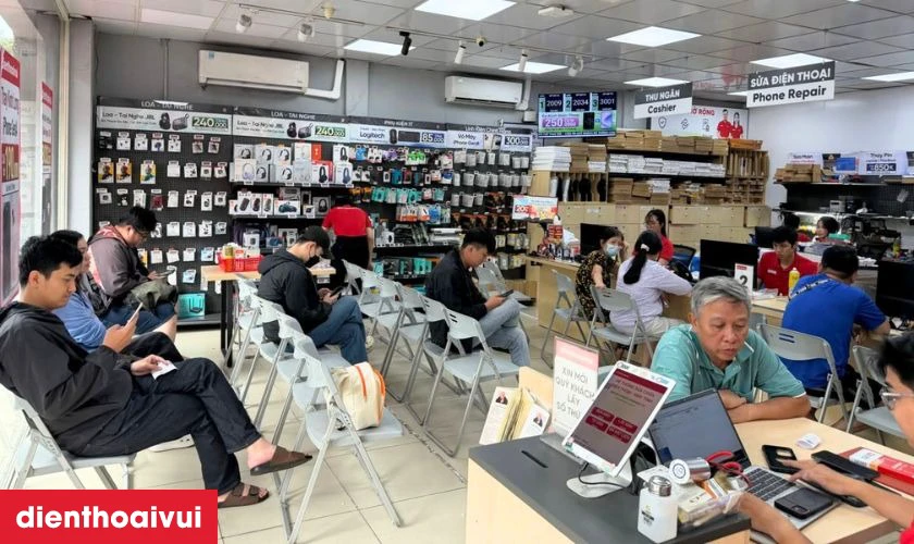V&igrave; sao chọn sửa s&oacute;ng iPhone 15 Pro tại Điện Thoại Vui?