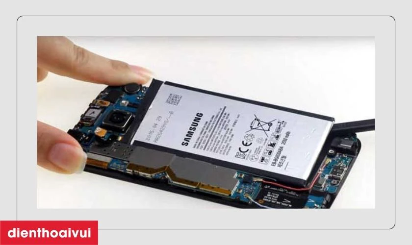 Giá thành thay pin Samsung quận 12