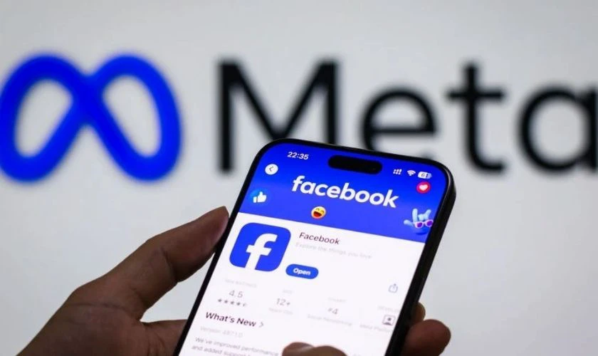 Tại sao cần tải Facebook về điện thoại