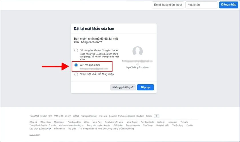Facebook sẽ hiển thị c&aacute;c t&ugrave;y chọn để gửi m&atilde; kh&ocirc;i phục qua email hoặc SMS