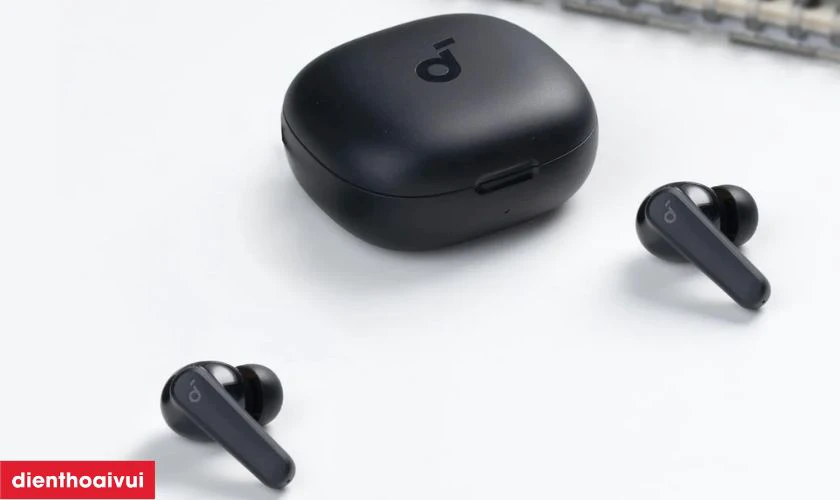 Anker Soundcore R50i c&oacute; tạo h&igrave;nh Earbuds nhỏ gọn