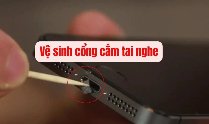 C&aacute;ch sửa tai nghe bị r&egrave; khi cắm v&agrave;o điện thoại