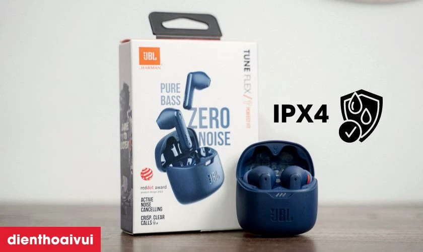 Kh&aacute;ng nước chuẩn IPX4 thoải m&aacute;i khi sử dụng ngo&agrave;i trời