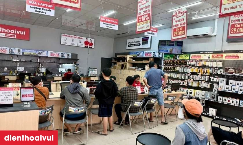 N&ecirc;n mua tai nghe Bluetooth True Wireless Marshall Minor 3 tại đ&acirc;u