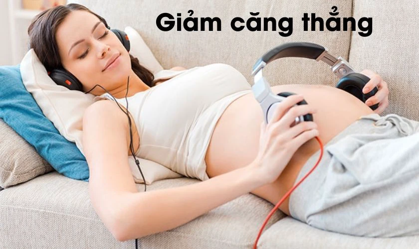 B&agrave; bầu cho thai nhi nghe nhạc c&oacute; lợi &iacute;ch g&igrave; cho b&agrave; bầu