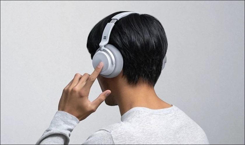 D&ograve;ng Over-ear