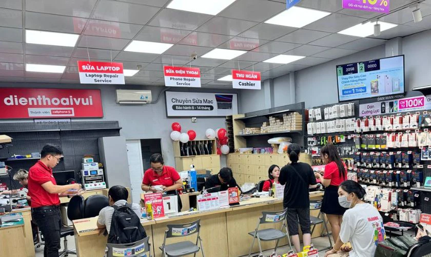 Mang điện thoại hoặc tai nghe đến trung t&acirc;m bảo h&agrave;nh