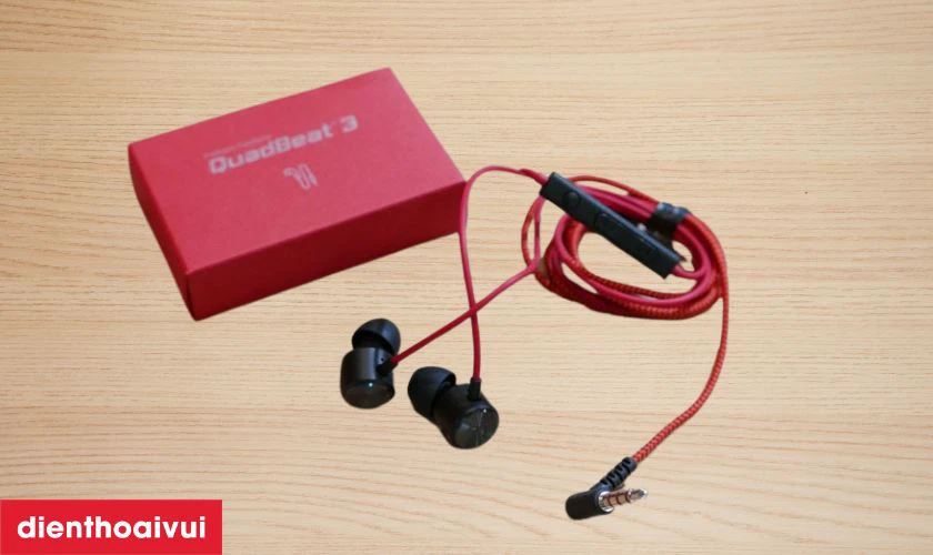 Tai nghe c&oacute; d&acirc;y QuadBeat series