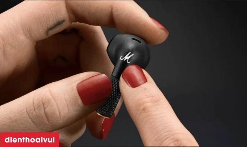 L&agrave;m thế n&agrave;o để sử dụng t&iacute;nh năng điều khiển tr&ecirc;n tai nghe Marshall?