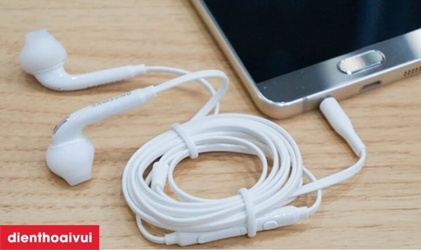 C&aacute;ch kết nối tai nghe Samsung với smartphone