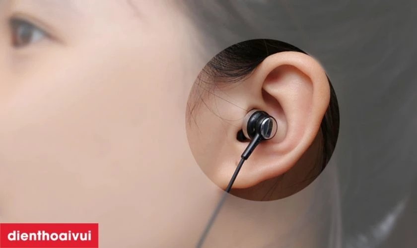 C&oacute; sự kh&aacute;c biệt g&igrave; giữa c&aacute;c d&ograve;ng tai nghe Samsung in-ear v&agrave; over-ear?