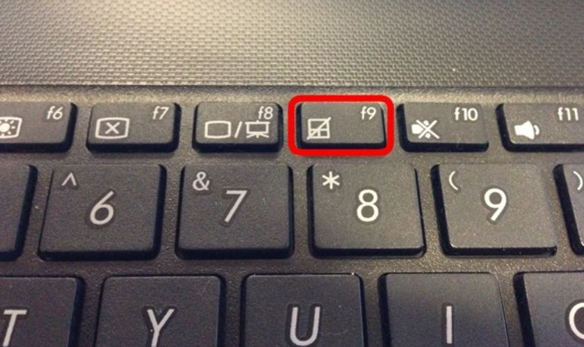 T&igrave;nh cờ tắt chế độ cảm ứng chuột khiến touchpad kh&ocirc;ng d&ugrave;ng được