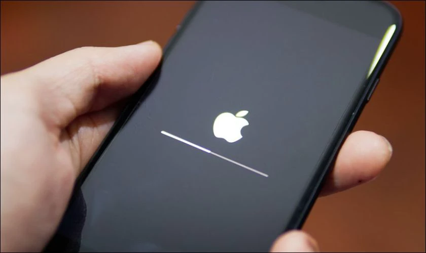 Tại sao điện thoại iPhone c&oacute; thể bị n&oacute;ng sau khi cập nhật iOS?