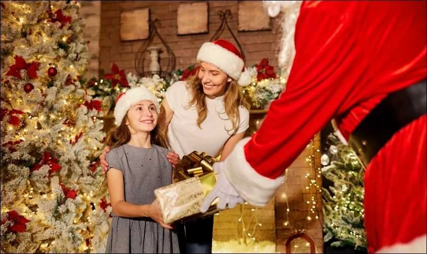 Tại sao Gi&aacute;ng Sinh &ocirc;ng gi&agrave; Noel tặng qu&agrave; cho những đứa trẻ ngoan?