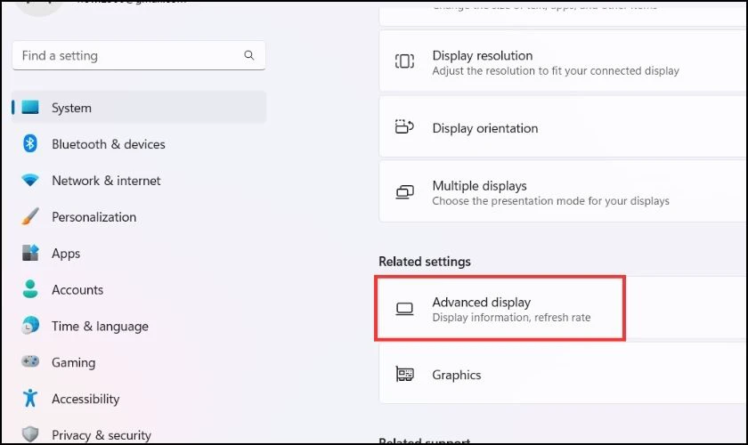 Bạn lướt xuống dưới và nhấn vào Advanced display