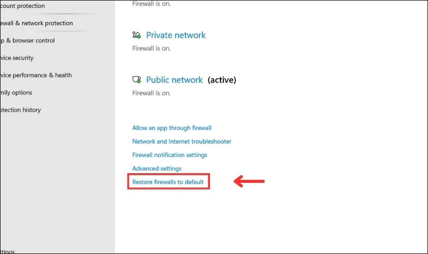 Thực hiện chọn v&agrave;o mục Restore firewalls to default