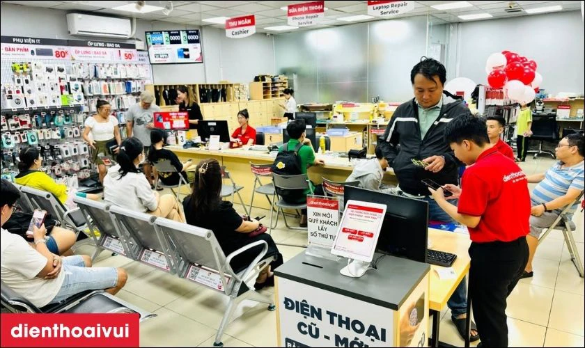 Mua điện thoại TECNO SPARK Go 2024 4GB 64GB gi&aacute; tốt ở Điện Thoại Vui