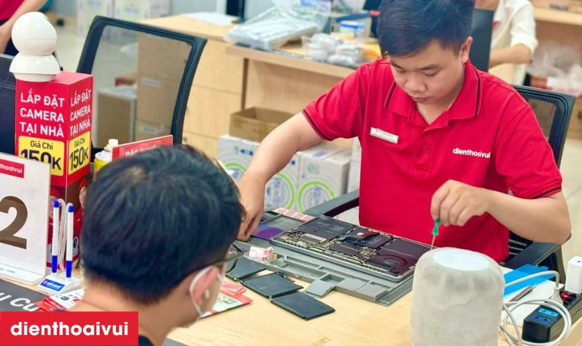 Quy tr&igrave;nh thay pin laptop Dell Inspiron 15 5578
