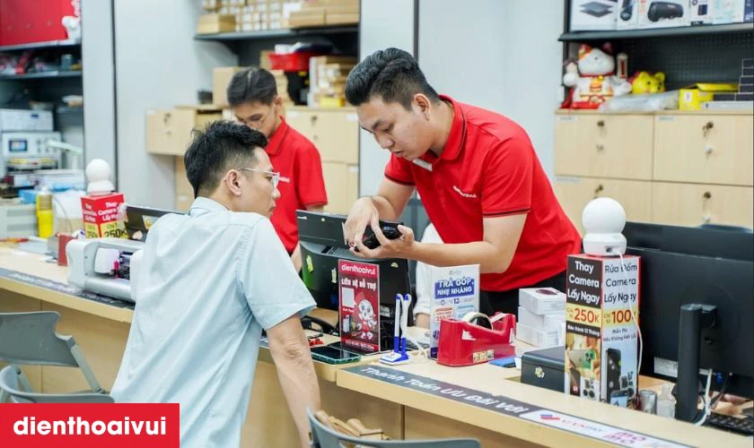 Quy tr&igrave;nh thay anten bluetooth NFC iPhone 16 Plus tại Điện Thoại Vui