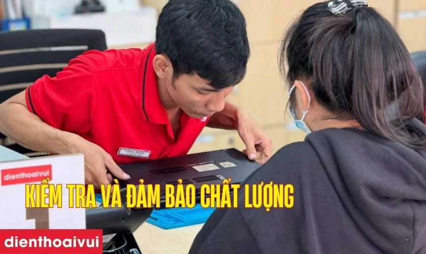 Kỹ thuật vi&ecirc;n thực hiện kiểm tra lại to&agrave;n bộ chức năng của b&agrave;n ph&iacute;m mới